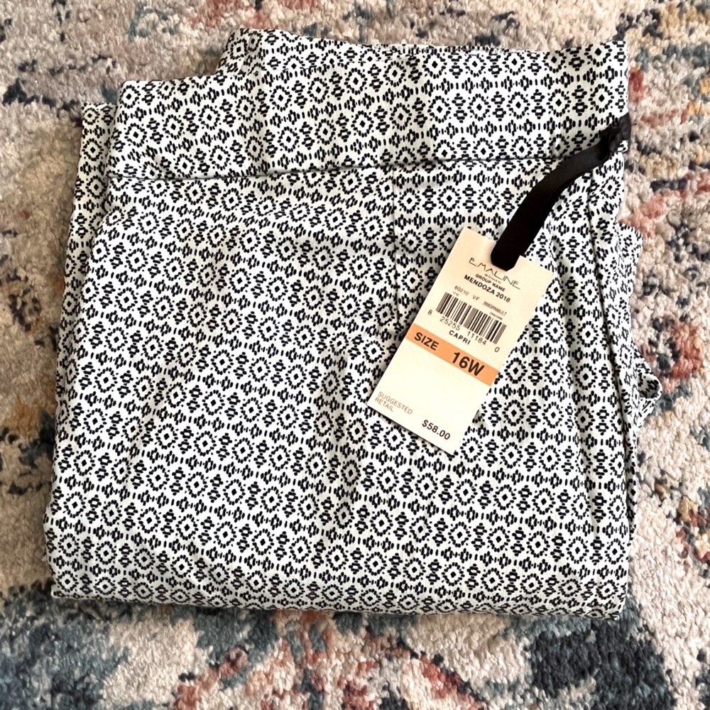 NWT Emaline Plus 16W "Mendoza" Pull-On Stretch Capri Pants w/Zip Pockets